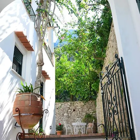 Rosella Villa Capri